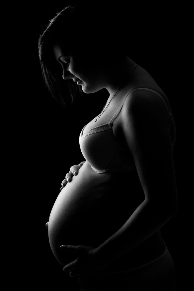Ritratto bianco e nero maternita Servizi fotografici maternità