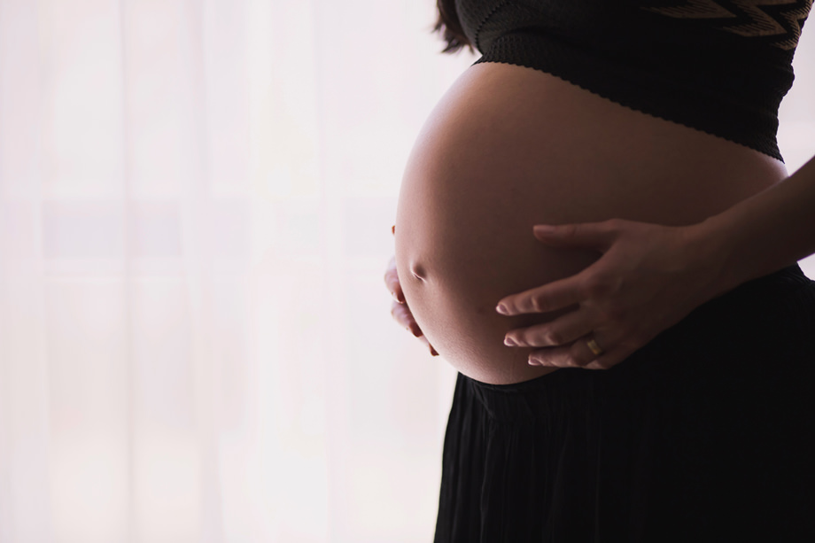 Il mese migliore per fare foto di maternità. Qual’è il momento giusto per fotografare una donna incinta?